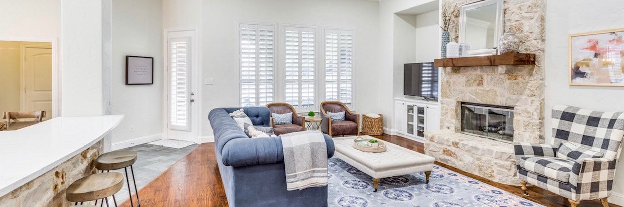 Living room with fireplace